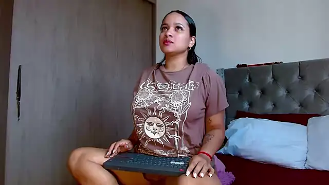 celeneortii online show from May 1, 4:01 pm