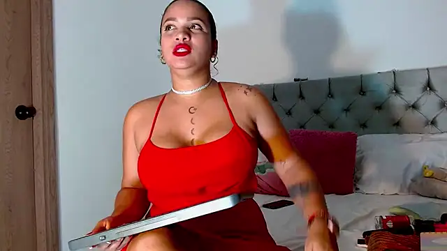 Snapshot of celeneortii chatting on June 14, 1:35 am celeneortii online show from June 14, 1:35 am