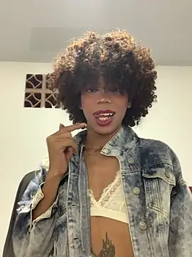 Snapshot of julietha_sexy chatting on February 2, 5:28 am julietha sexy online show from February 2, 5:28 am