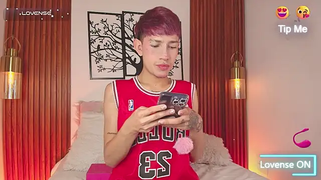 Taylor Snow online show from February 8, 8:17 pm