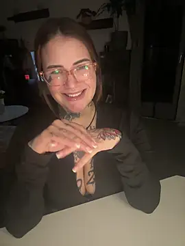 Snapshot of NyxTattoo chatting on February 24, 6:42 pm NyxTattoo online show from February 24, 6:42 pm