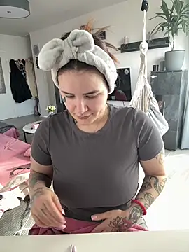 Snapshot of NyxTattoo chatting on March 1, 11:32 am NyxTattoo online show from March 1, 11:32 am