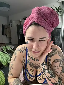 Snapshot of NyxTattoo chatting on February 6, 10:44 am NyxTattoo online show from February 6, 10:44 am