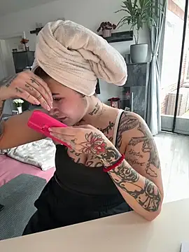 Snapshot of NyxTattoo chatting on February 23, 11:44 am NyxTattoo online show from February 23, 11:44 am