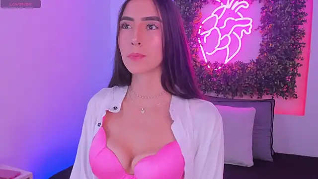 Snapshot of Itzel_Geneva chatting on February 10, 12:26 pm Itzel Geneva online show from February 10, 12:26 pm