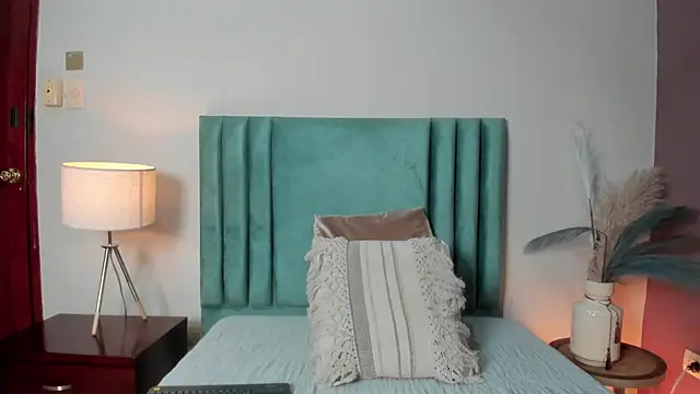 TessaMonroee online show from February 3, 6:13 pm