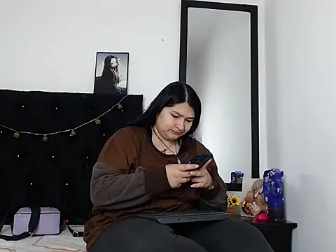 LauraHorny69 online show from March 21, 12:53 pm