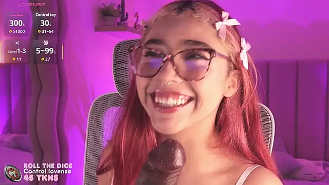 Dakota velvet  online show from April 8, 12:17 pm