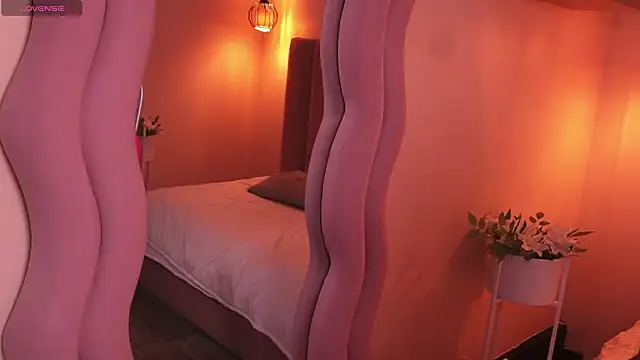 Dakota velvet  online show from March 19, 11:54 am