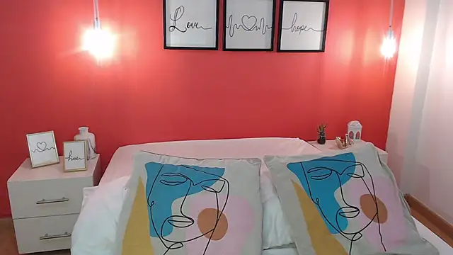 MaddyOwens 5 online show from March 25, 12:37 pm