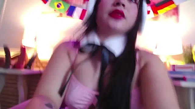 Snapshot of Veroo_Hotlips chatting on July 5, 8:15 pm Veroo Hotlips online show from July 5, 8:15 pm