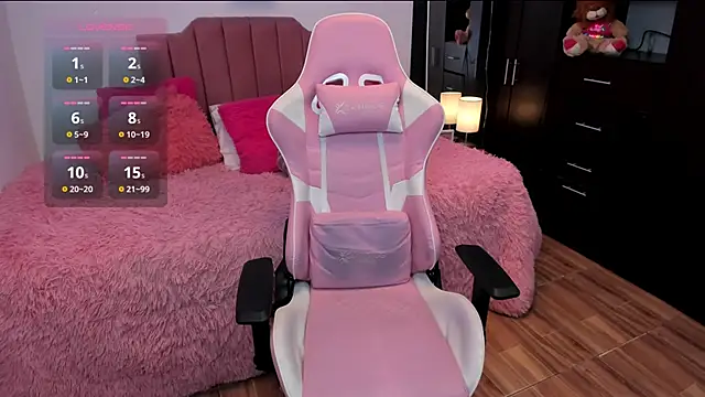 Snapshot of Nina_curves chatting on February 9, 7:12 pm Nina curves online show from February 9, 7:12 pm