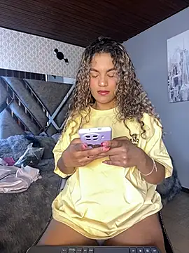 Snapshot of AngelPinkk_ chatting on February 12, 7:46 pm AngelPinkk online show from February 12, 7:46 pm