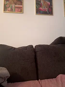 icelyne 2001 online show from February 1, 4:27 pm