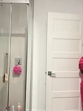 icelyne 2001 online show from March 29, 3:30 am