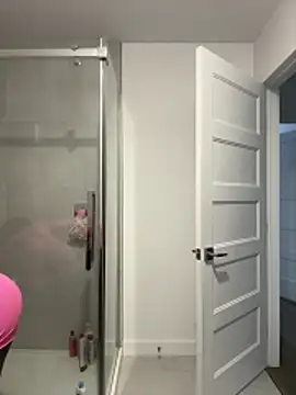 icelyne 2001 online show from February 14, 8:42 pm