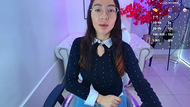 Snapshot of Veronica_miiller chatting on July 11, 7:25 pm Veronica miiller online show from July 11, 7:25 pm
