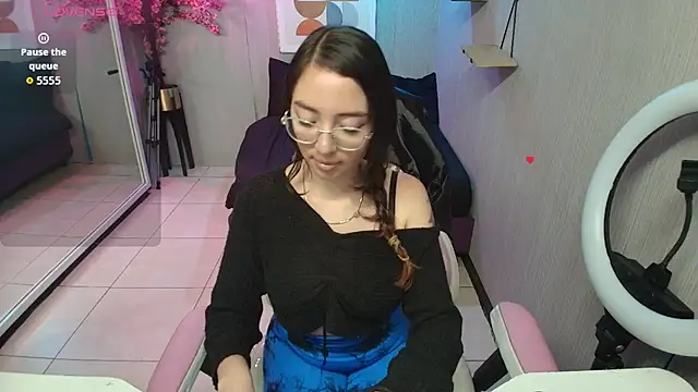 Snapshot of Veronica_miiller chatting on June 1, 6:51 pm Veronica miiller online show from June 1, 6:51 pm