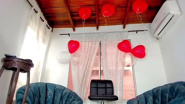 dulce y Jhoselin online show from February 12, 8:41 pm