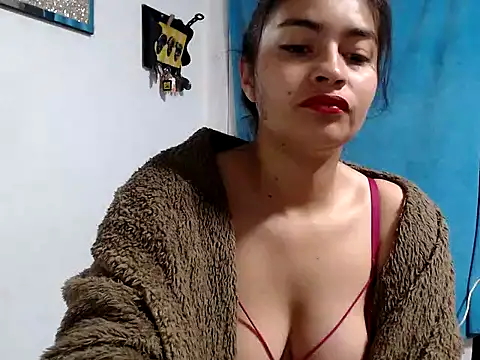 Snapshot of Scarlett_Hot69 chatting on February 13, 8:47 am Scarlett Hot69 online show from February 13, 8:47 am