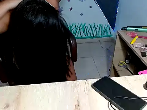 Im May  online show from February 5, 4:25 pm