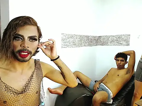 Bobby Brown2 online show from January 18, 9:18 pm