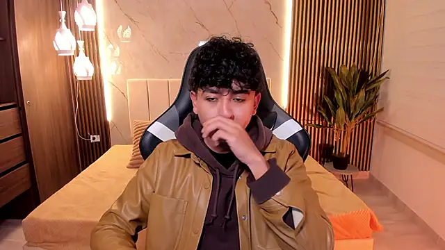 Christopher Monroe  online show from January 16, 3:21 am