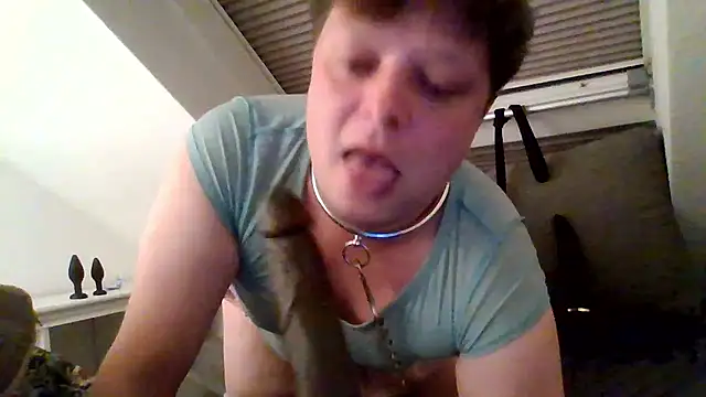 Leylasissyslut online show from January 15, 8:01 pm