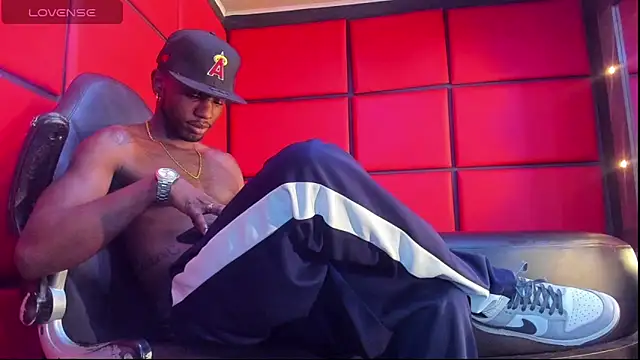 Snapshot of Jeff_Black99 chatting on February 15, 4:46 am Jeff Black99 online show from February 15, 4:46 am