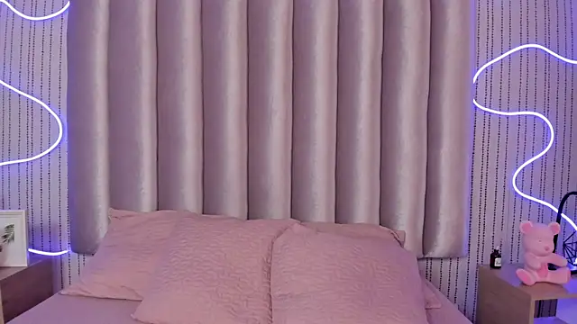 SAMMYLEWISMD online show from April 1, 3:19 am