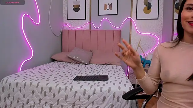 SAMMYLEWISMD online show from February 12, 3:06 am