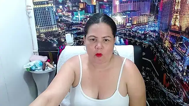 Snapshot of tila_nastyy chatting on June 5, 12:59 am tila nastyy online show from June 5, 12:59 am