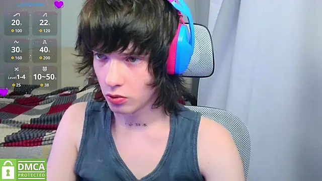 LeonBoykisser online show from July 21, 2:40 pm
