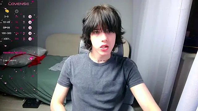 LeonBoykisser online show from March 19, 10:43 pm