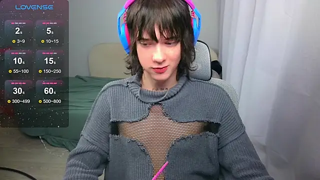 Snapshot of LeonBoykisser chatting on May 14, 7:33 pm LeonBoykisser online show from May 14, 7:33 pm