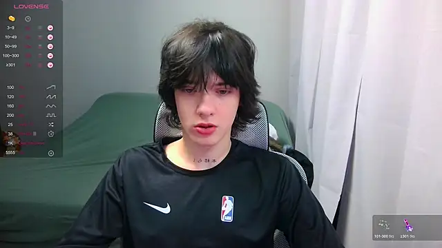 LeonBoykisser online show from March 2, 3:30 pm