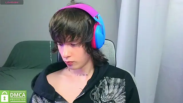 LeonBoykisser online show from July 20, 4:53 pm