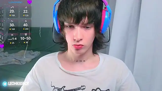 LeonBoykisser online show from July 13, 4:28 pm