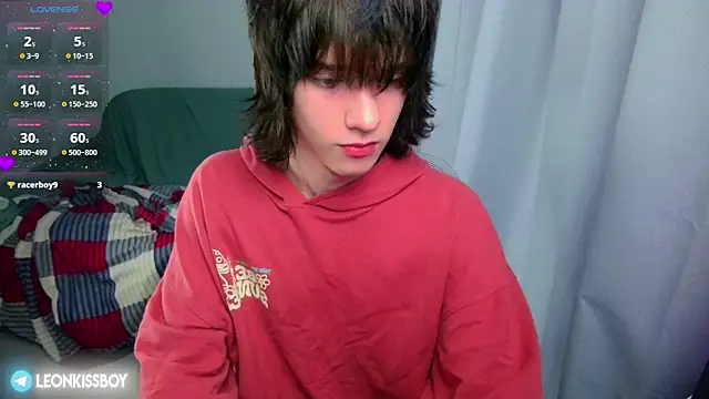 LeonBoykisser online show from June 28, 10:54 am