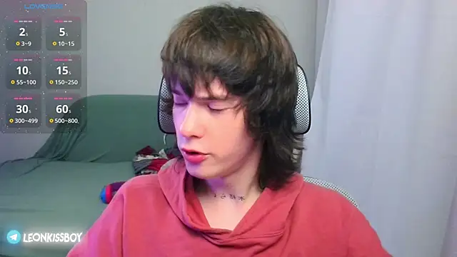 LeonBoykisser online show from July 15, 5:47 am
