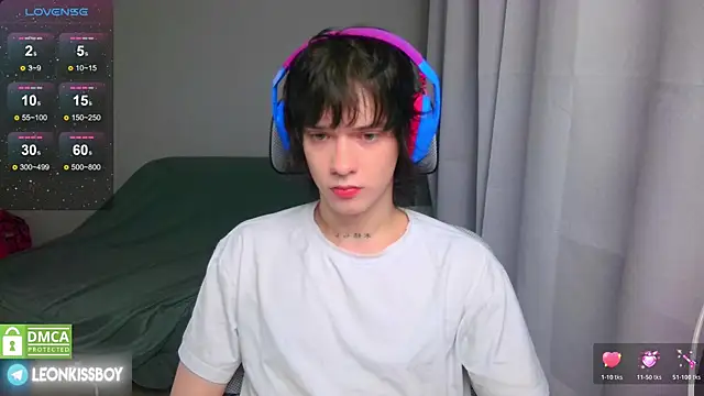 Snapshot of LeonBoykisser chatting on April 24, 8:22 pm LeonBoykisser online show from April 24, 8:22 pm