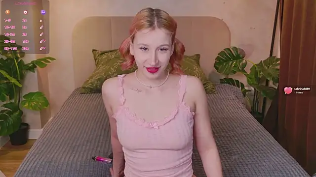 Snapshot of Hey_Lolly_ chatting on February 22, 9:05 pm Hey Lolly online show from February 22, 9:05 pm