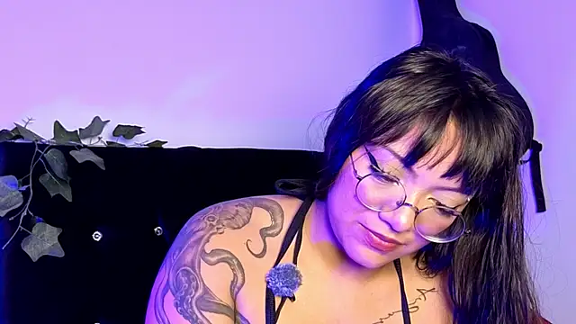 victoriia thompson online show from January 15, 8:23 pm