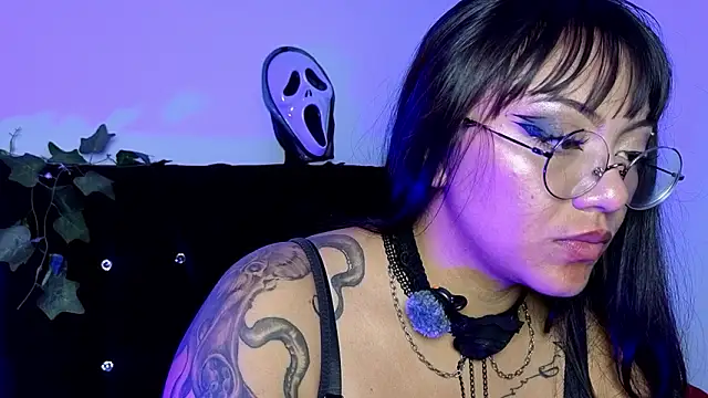 victoriia thompson online show from January 16, 6:12 pm