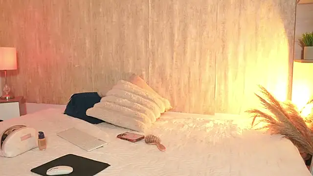 IvySanders online show from April 5, 3:57 am