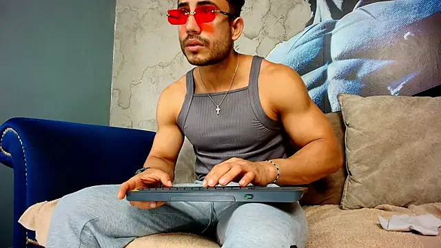 Snapshot of Vans_Ross chatting on June 26, 2:23 pm Vans Ross online show from June 26, 2:23 pm