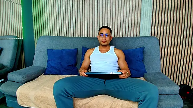 Vans Ross online show from March 14, 7:20 pm