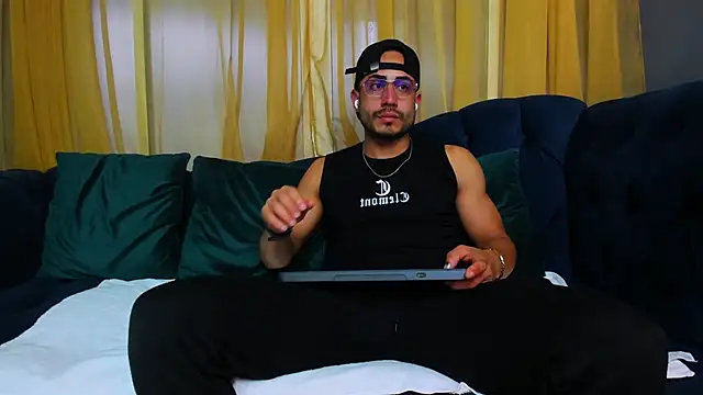 Vans Ross online show from February 11, 8:09 pm