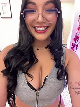 Snapshot of Your_Enyel chatting on February 13, 2:00 am Your Enyel online show from February 13, 2:00 am