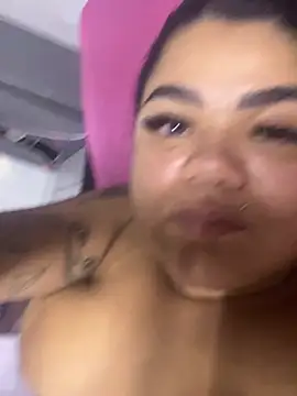 Snapshot of MorenaCariok chatting on June 27, 12:22 pm MorenaCariok online show from June 27, 12:22 pm